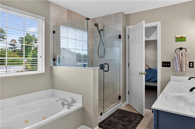 2413 Timber Oaks Lane, Kernersville, NC 27284