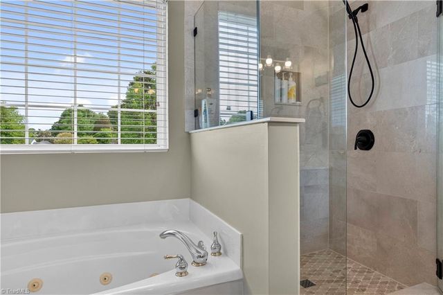 2413 Timber Oaks Lane, Kernersville, NC 27284