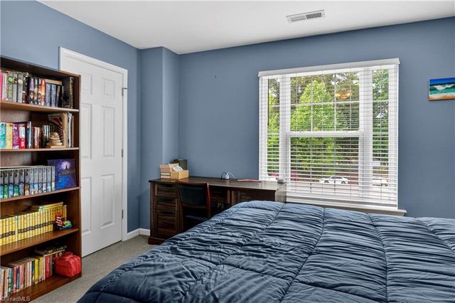2413 Timber Oaks Lane, Kernersville, NC 27284