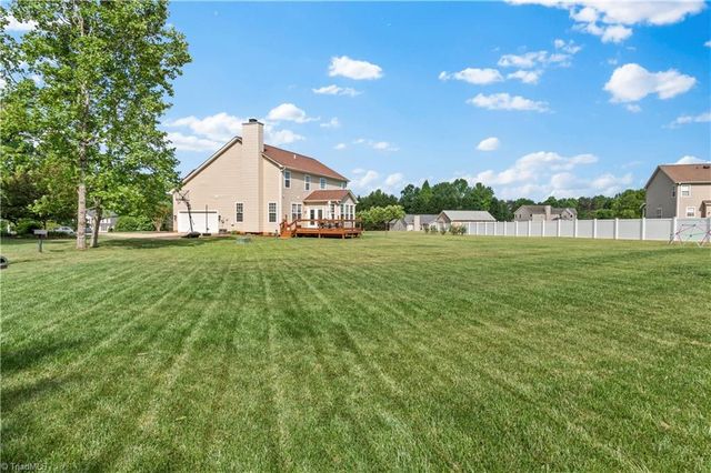 2413 Timber Oaks Lane, Kernersville, NC 27284