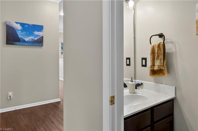 2413 Timber Oaks Lane, Kernersville, NC 27284