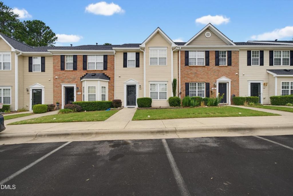 106 Anterbury Drive, Apex, NC 27502
