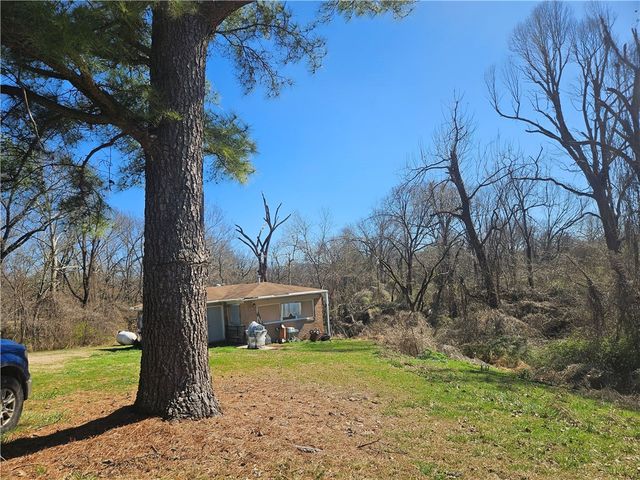 1307 Honeysuckle Street, Lowell, AR 72745