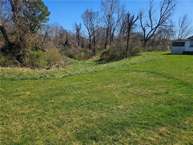 1307 Honeysuckle Street, Lowell, AR 72745