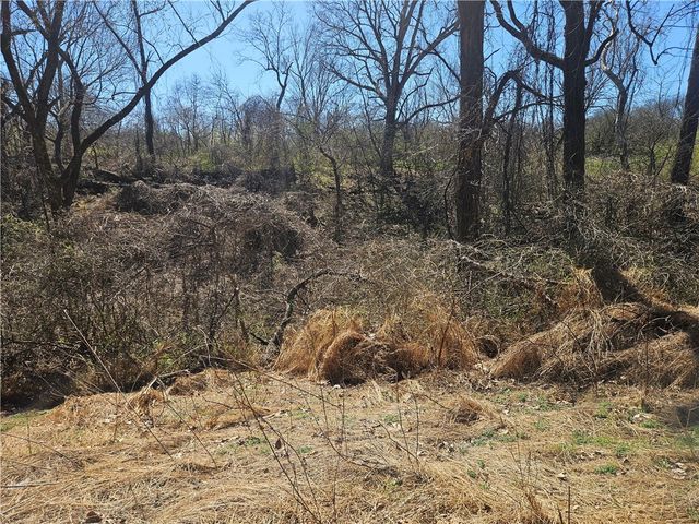 1307 Honeysuckle Street, Lowell, AR 72745