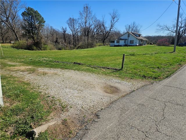 1307 Honeysuckle Street, Lowell, AR 72745