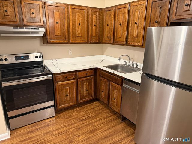 157 Bull Hill Lane S 5, West Haven, CT 06516