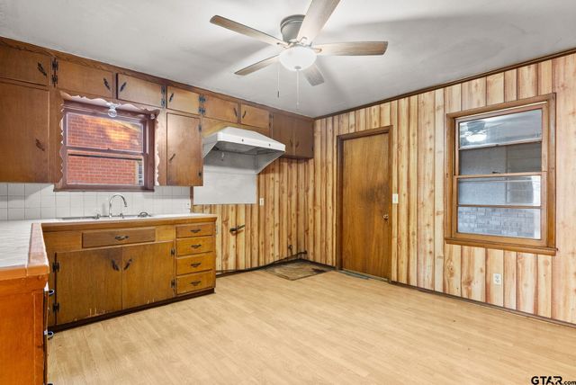 736 Crestway Drive, Tyler, TX 75701