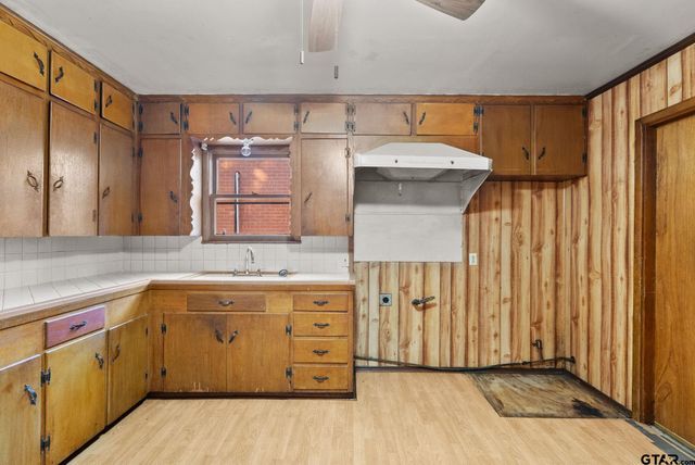 736 Crestway Drive, Tyler, TX 75701