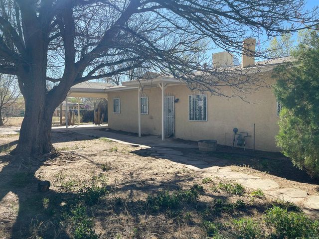 1724 Coe Road SW, Albuquerque, NM 87105