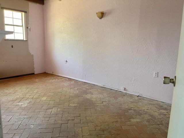 1724 Coe Road SW, Albuquerque, NM 87105
