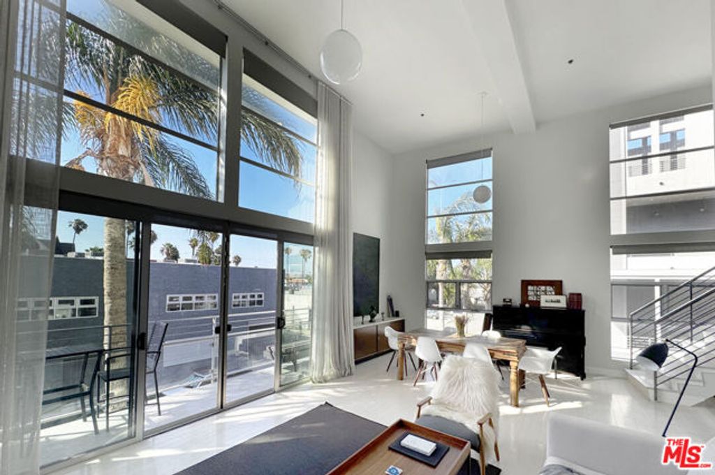 13326 Beach Avenue 203, Marina Del Rey, CA 90292