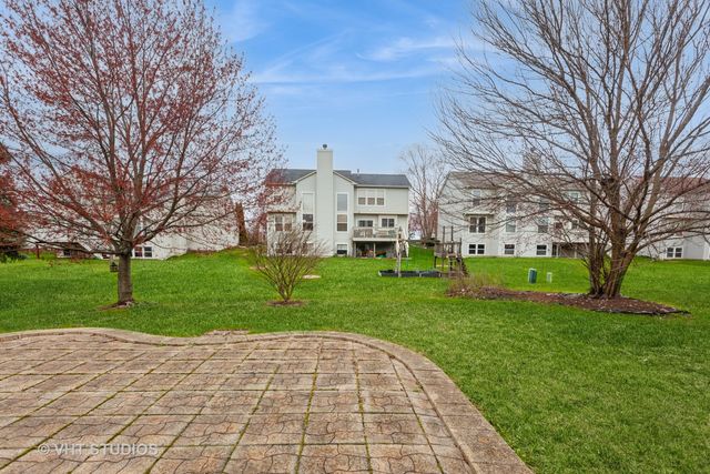 1110 OAKHILL Drive, Aurora, IL 60502