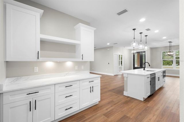 39330 GREENBRIER STREET, Eustis, FL 32736