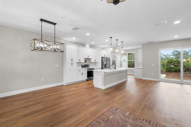 39330 GREENBRIER STREET, Eustis, FL 32736