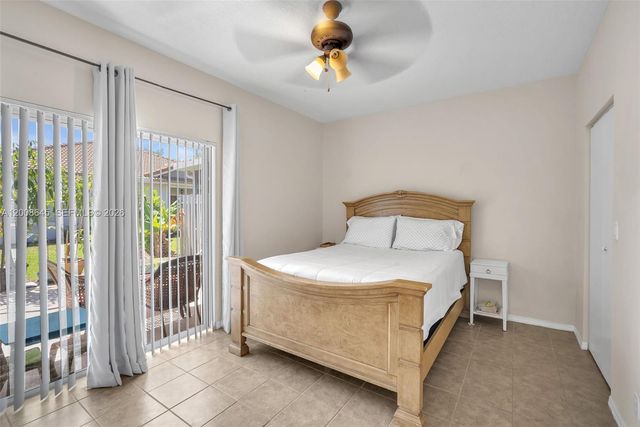 4266 SW 10th Place, Deerfield Beach, FL 33442