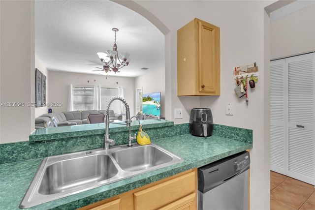 4266 SW 10th Place, Deerfield Beach, FL 33442