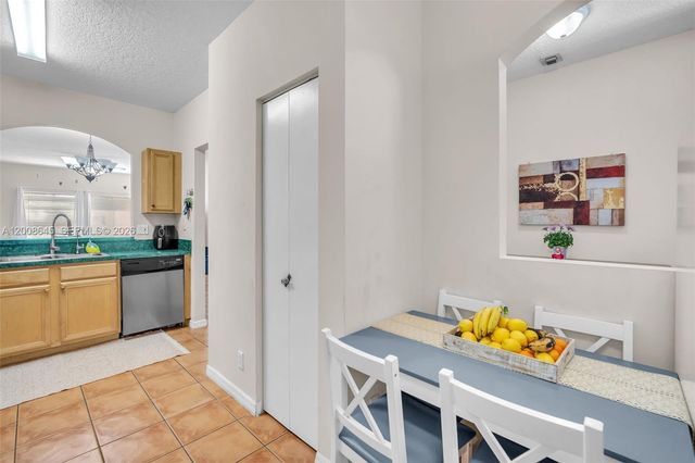 4266 SW 10th Place, Deerfield Beach, FL 33442