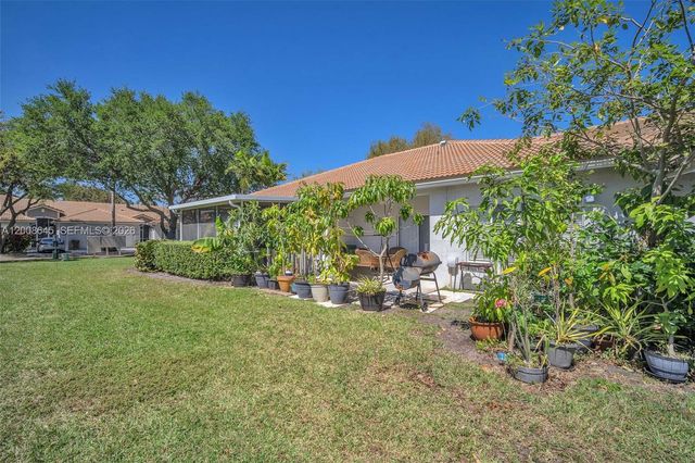 4266 SW 10th Place, Deerfield Beach, FL 33442