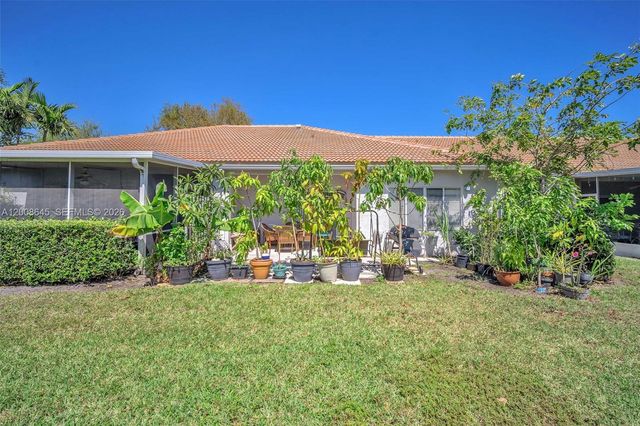 4266 SW 10th Place, Deerfield Beach, FL 33442