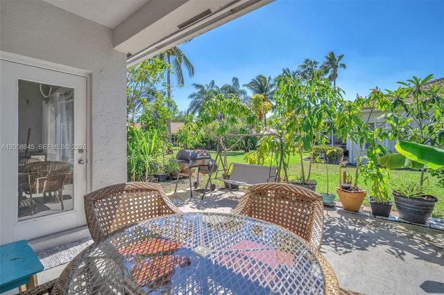4266 SW 10th Place, Deerfield Beach, FL 33442