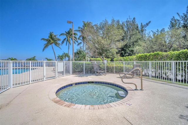 4266 SW 10th Place, Deerfield Beach, FL 33442