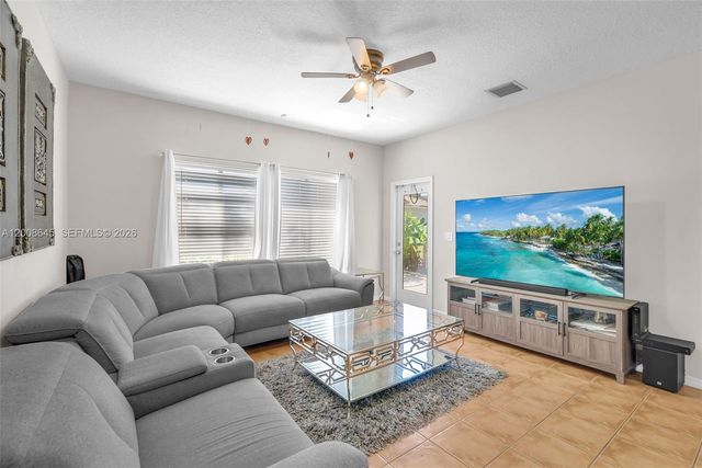 4266 SW 10th Place, Deerfield Beach, FL 33442