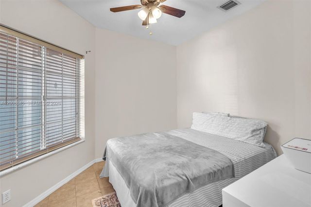 4266 SW 10th Place, Deerfield Beach, FL 33442