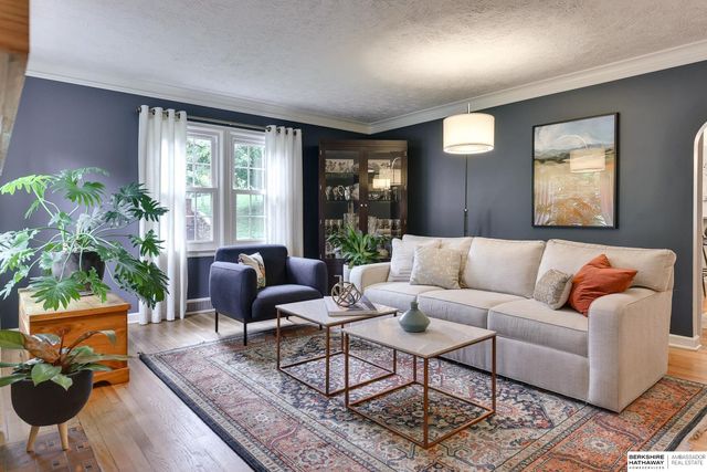 1721 N 49th Street, Omaha, NE 68104