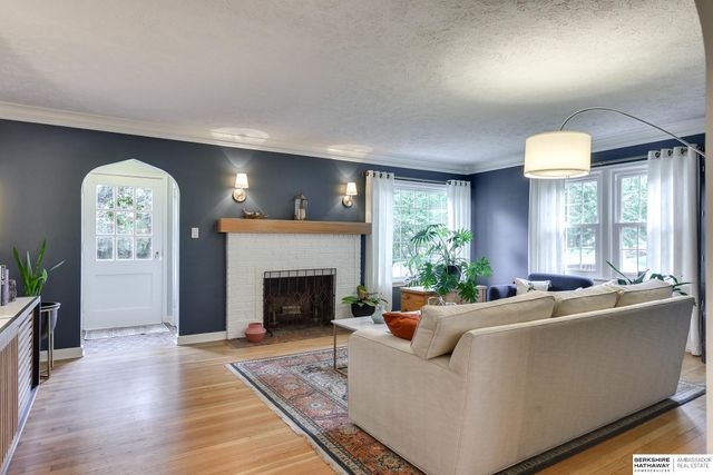 1721 N 49th Street, Omaha, NE 68104