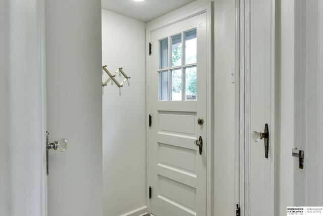 1721 N 49th Street, Omaha, NE 68104