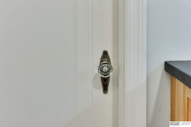 1721 N 49th Street, Omaha, NE 68104