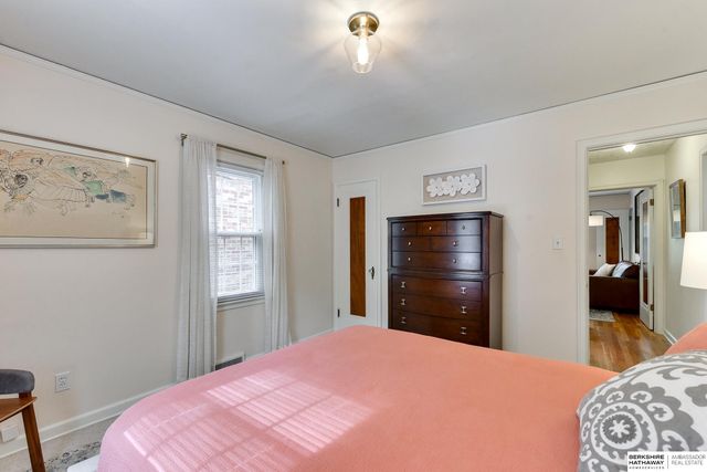 1721 N 49th Street, Omaha, NE 68104