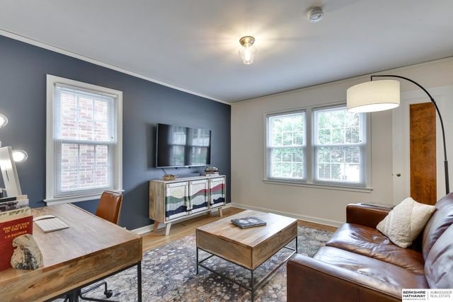 1721 N 49th Street, Omaha, NE 68104