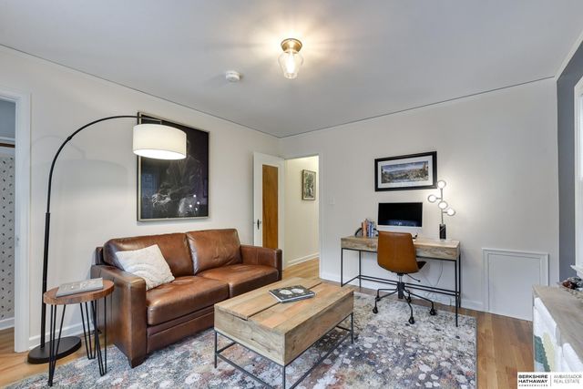 1721 N 49th Street, Omaha, NE 68104