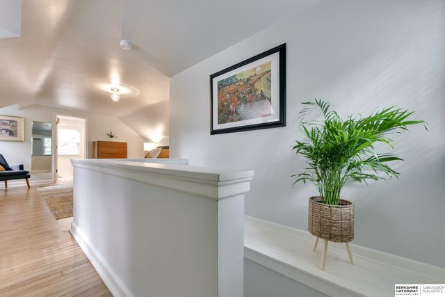 1721 N 49th Street, Omaha, NE 68104