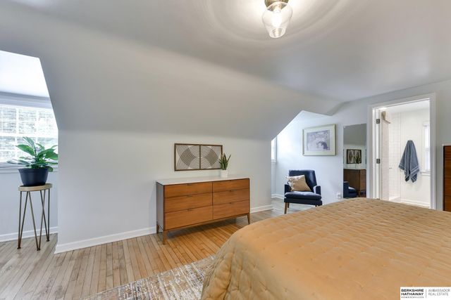 1721 N 49th Street, Omaha, NE 68104