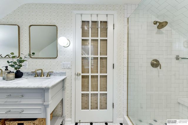 1721 N 49th Street, Omaha, NE 68104