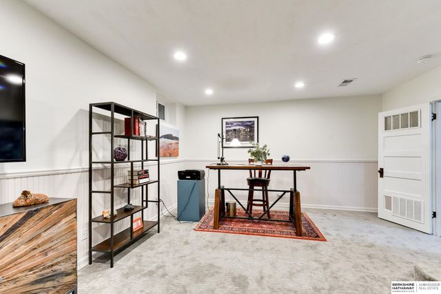 1721 N 49th Street, Omaha, NE 68104