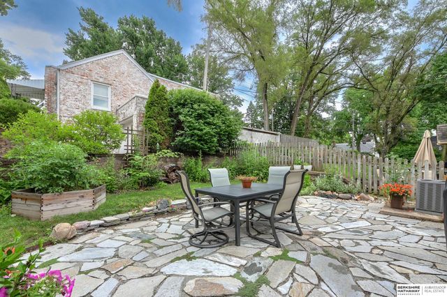 1721 N 49th Street, Omaha, NE 68104