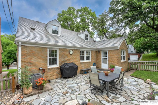 1721 N 49th Street, Omaha, NE 68104