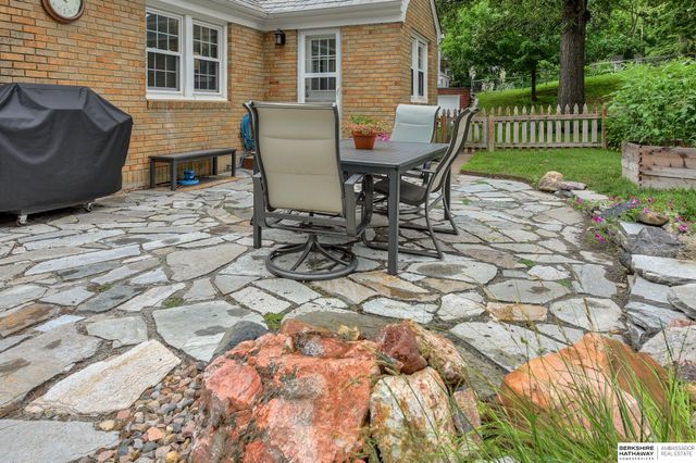 1721 N 49th Street, Omaha, NE 68104