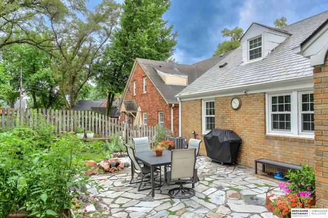 1721 N 49th Street, Omaha, NE 68104