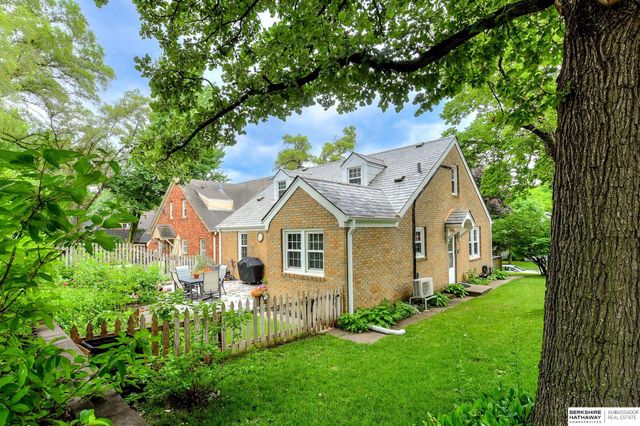 1721 N 49th Street, Omaha, NE 68104