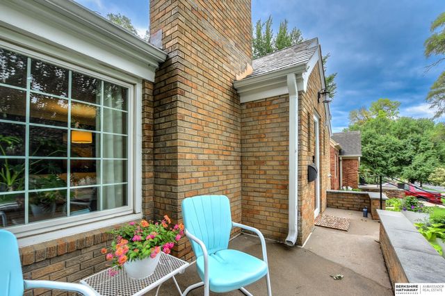 1721 N 49th Street, Omaha, NE 68104