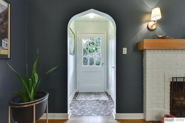 1721 N 49th Street, Omaha, NE 68104