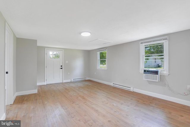 227 DALE DR, Colonial Beach, VA 22443