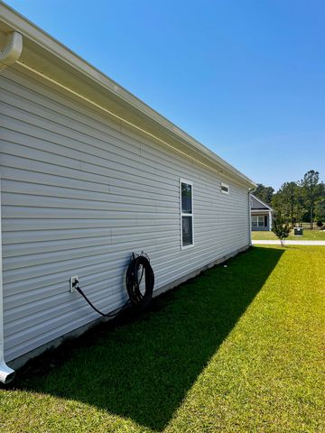 386 Long Meadow Dr., Loris, SC 29569