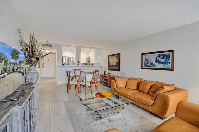 6301 N University Drive 302, Tamarac, FL 33321