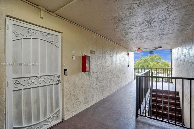 6301 N University Drive 302, Tamarac, FL 33321